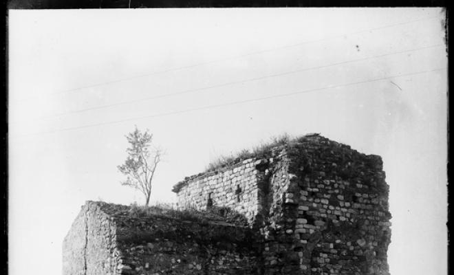 Ermita de Sant Nicolau abans de la restauració. Sabadell