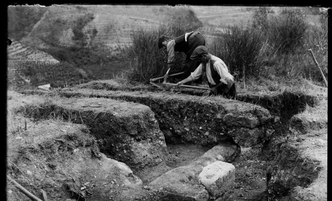Excavacions al turó d'Arraona. Sabadell