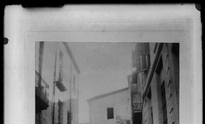 Arc de la Borriana (arc d'en Casanovas) que unia les cases del carrer de la Borriana amb les de la Plaça Major. Sabadell