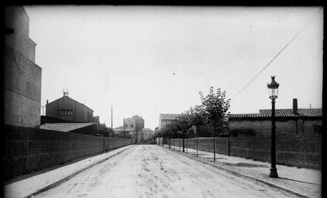 Avinguda Alfons XIII abans de ser edificada. Sabadell
