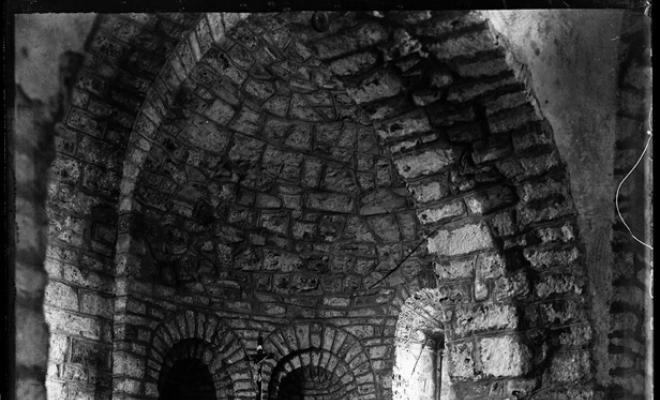 Interior del monestir benedictí de Sant Llorenç del Munt al cim de la muntanya de la Mola