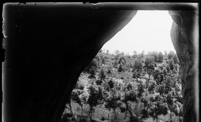 Interior de la cova Simanya al Parc Natural de Sant Llorenç del Munt