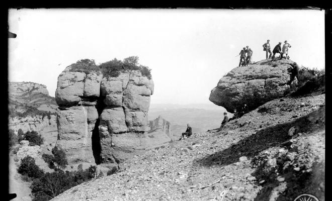 Excursionistes a la Cova del Drac. Sant Llorenç del Munt