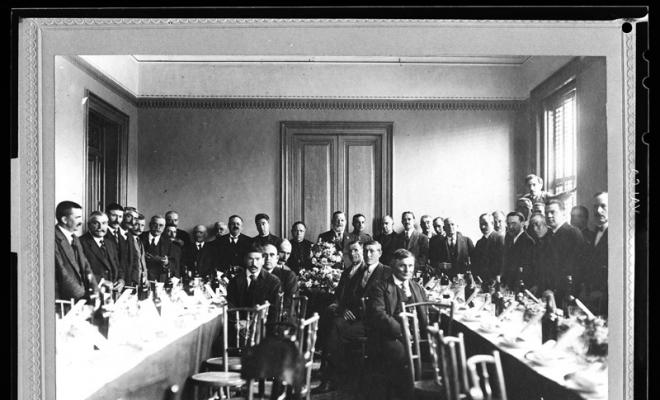 Banquet dels membres de la Cambra Agrícola Oficial en honor al seu president Antoni Oliver el dia de Sant Isidre. Sabadell