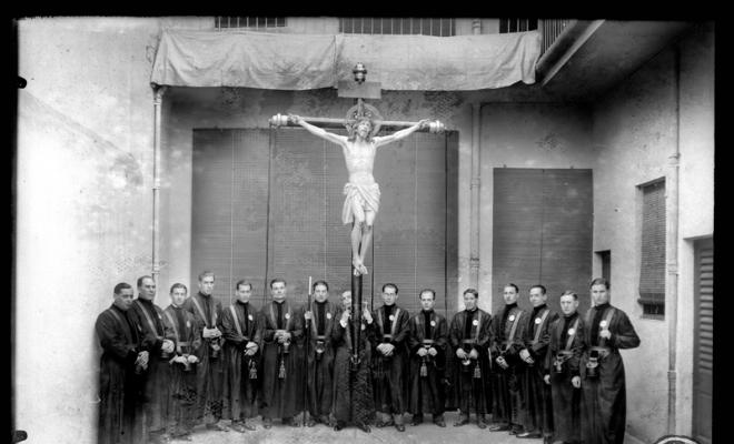 Secció de portants del Sant Crist de la parròquia de Sant Vicenç de Jonqueres. Sabadell