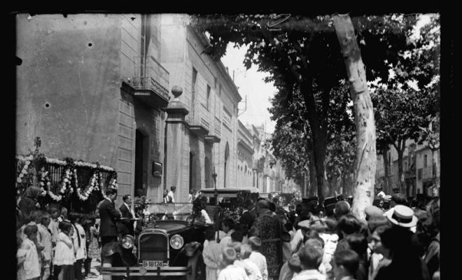 Benedicció de cotxes el dia de Sant Cristòfol per la comunitat de l'església de la Santíssima Trinitat. Sabadell