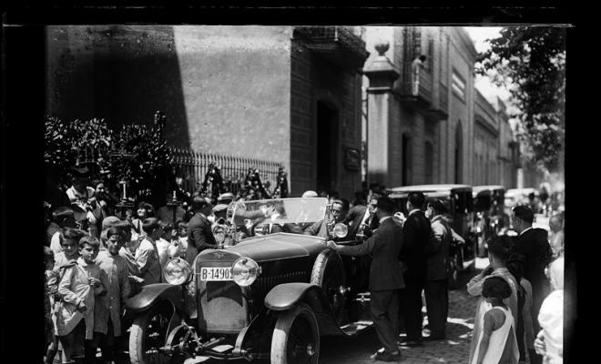 Benedicció de cotxes el dia de Sant Cristòfol. Sabadell