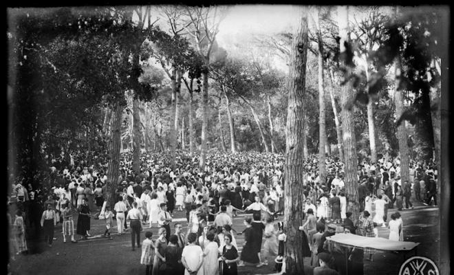 Ballada de sardanes al bosc de Can Feu. Sabadell