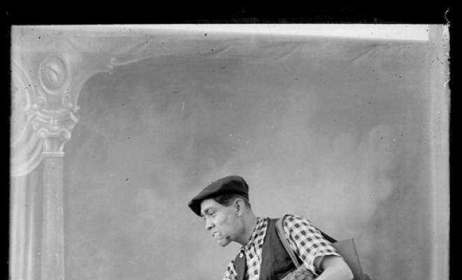 El llimpia botas representat per l'actor Josep Alsina en l'obra de teatre L'encís de Can feu de J. Serracant Manau. Sabadell
