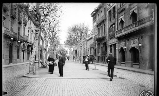 La Rambla cantonada amb el carrer Sant Pere. Sabadell