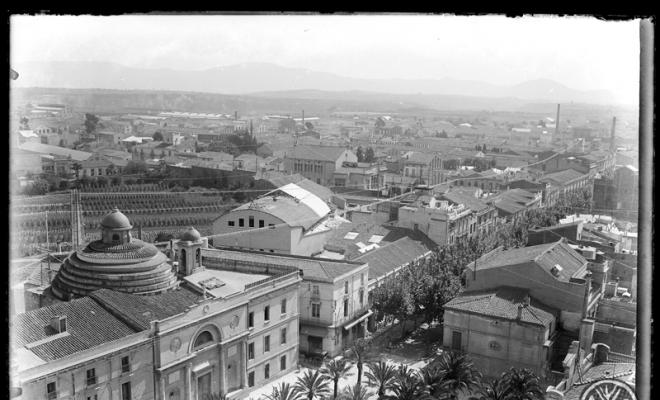 Plaça del Doctor Robert. Panoràmica des del campanar de Sant Fèlix. Sabadell
