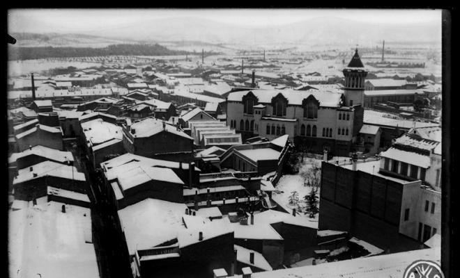 Panoràmica de Sabadell nevat des del campanar de Sant Feliu. Sabadell