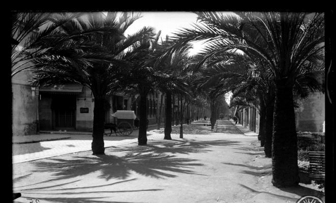 La Rambla de Sabadell des de la Plaça del Doctor Robert. Sabadell