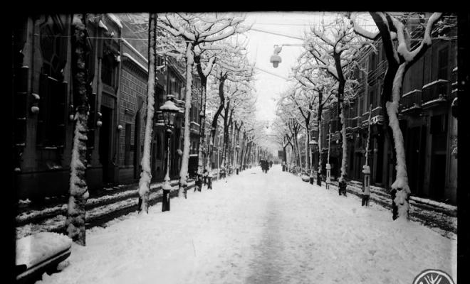 Vista de la Rambla de Sabadell nevada