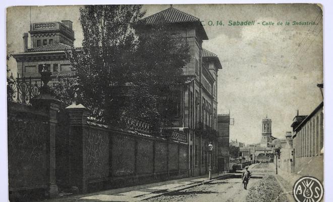 C.O. 14. Sabadell.- Calle de la Industria