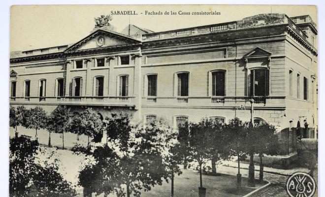 Sabadell. Fachada de las casas consistoriales