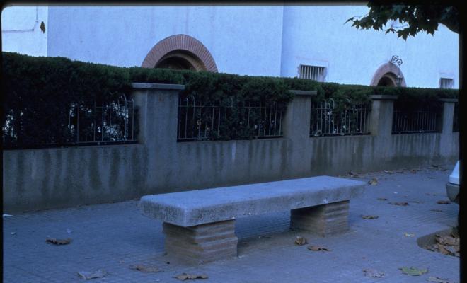 Vorera enfront de l'Escola Santa Isabel. 