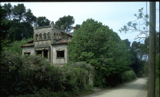 Casa de les bruixes, carretera de la Rabassada. 