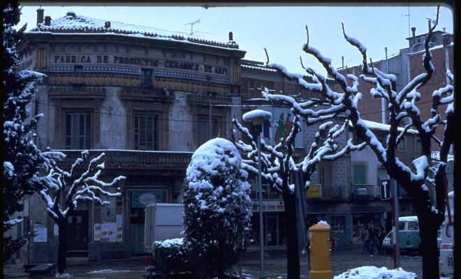 Vista de la plaça d'Octavià nevada.