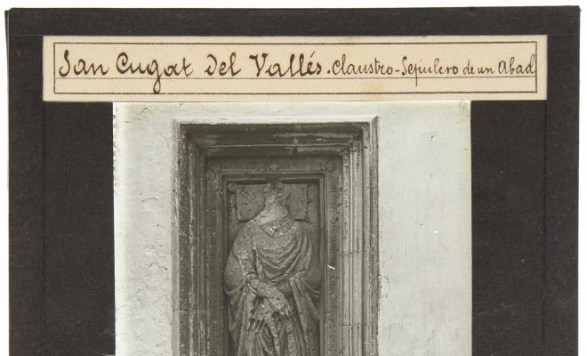 Sepultura de l'abat Ponç Burguet, Monestir de Sant Cugat del Vallès.