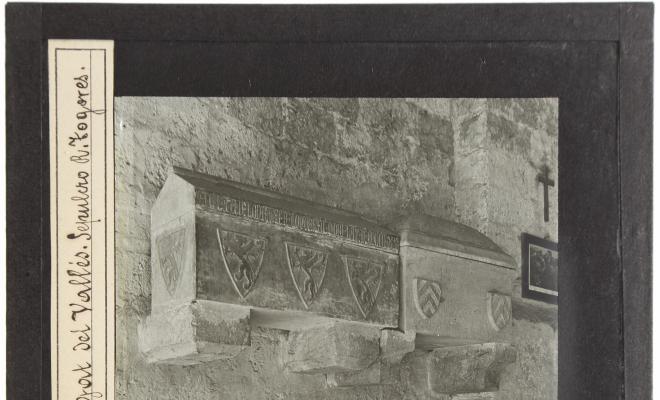 Sepulcre de Ramon de Togores, Monestir de Sant Cugat del Vallès.