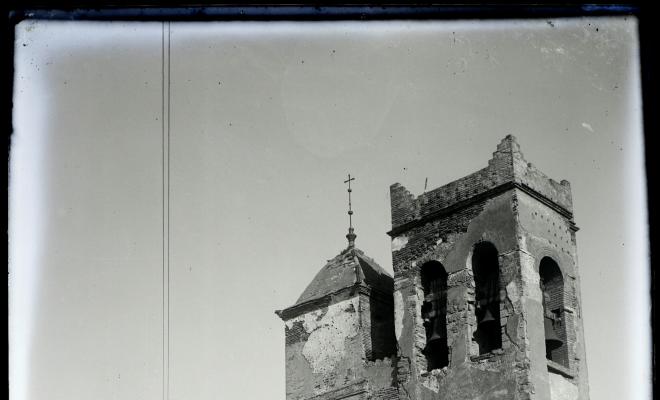 Vistes de l'església de Sant Cebrià de Vallodreix. 