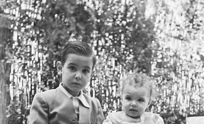 Actes de la festa inaugural de la restaurada Societat Coral La Unió Santcugatenca. Retrat d'uns infants.