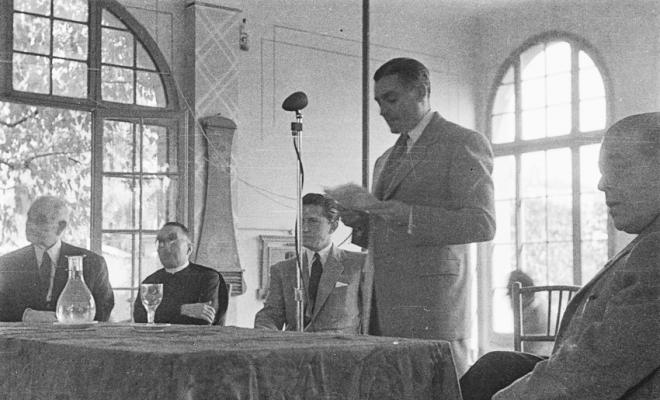 Actes de la festa inaugural de la restaurada Societat Coral La Unió Santcugatenca. Parlaments.