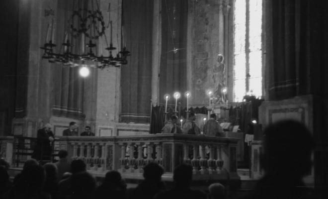 Celebració de l'eucaristia, a l'església de Sant Pere d'Octavià.