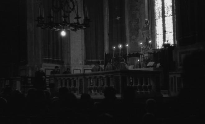 Celebració de l'eucaristia, a l'església de Sant Pere d'Octavià.