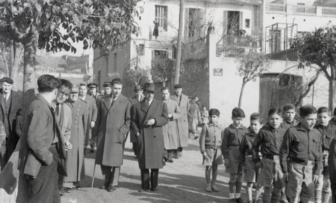 Acte politicoinstitucional, arribada de l'alcalde Pau Muñoz Castanyer i de Nicolás Villar Recio, al Casino Nacional, als locals confiscats de la Unió Santcugatenca. 