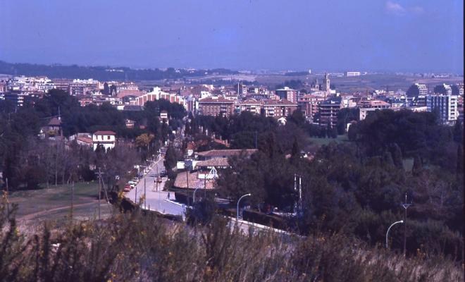 Vista panoràmica del centre de Sant Cugat des del turó del golf.