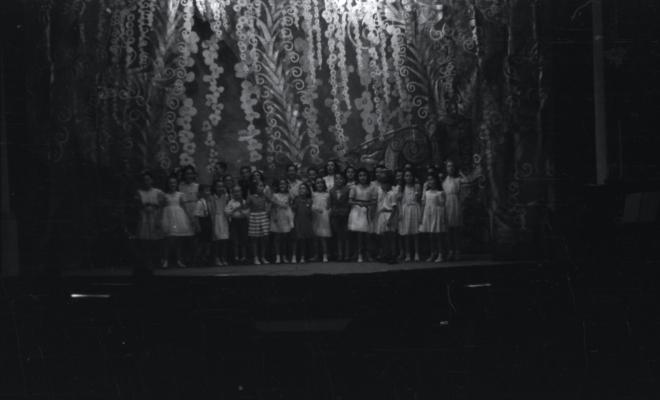 Representació infantil al Teatre de la Unió [?].