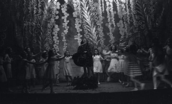 Representació infantil al Teatre de la Unió [?].