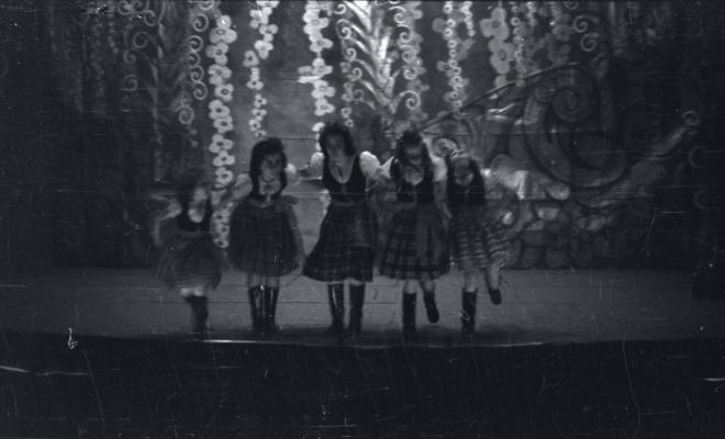 Representació infantil al Teatre de la Unió [?].