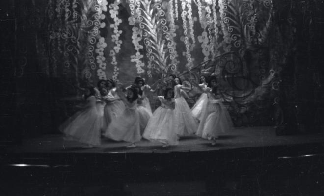 Representació infantil al Teatre de la Unió [?].
