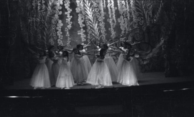Representació infantil al Teatre de la Unió [?].