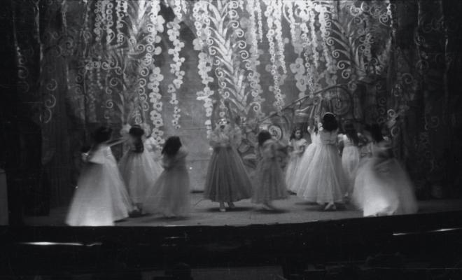 Representació infantil al Teatre de la Unió [?].