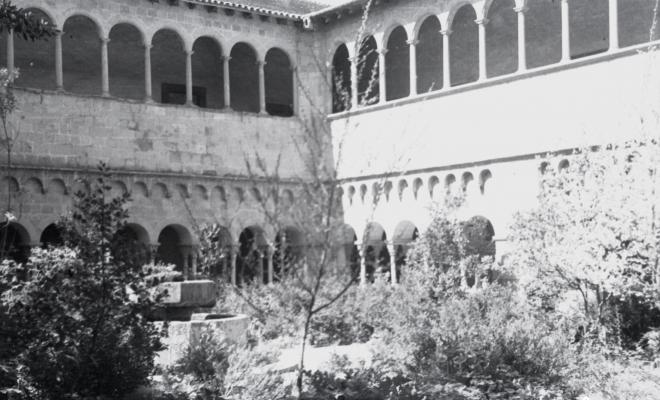 Vistes del Claustre del Monestir de Sant Cugat del Vallès.