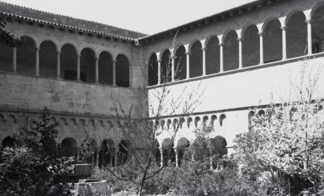 Vistes del Claustre del Monestir de Sant Cugat del Vallès.