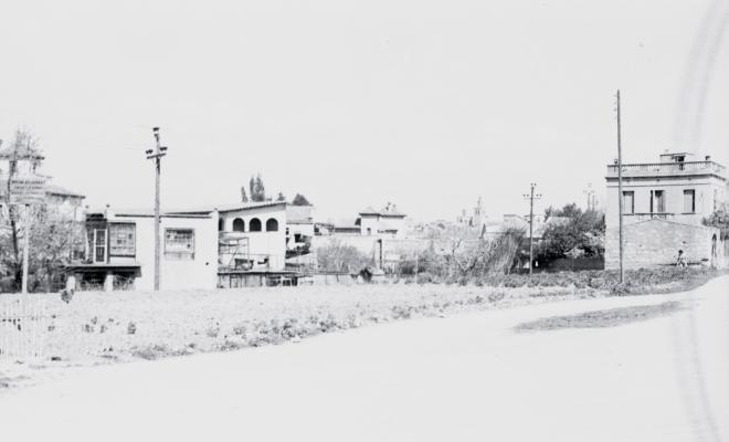 Vistes de cases del centre, prop de la riera.