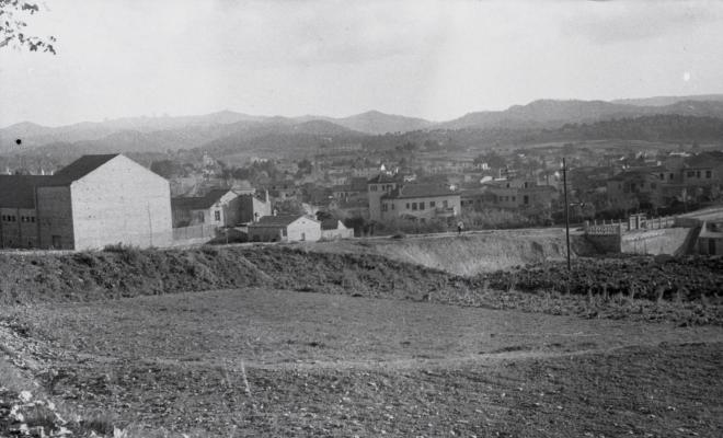 Vistes panoràmiques de Sant Cugat des de la carretera de Rubí.