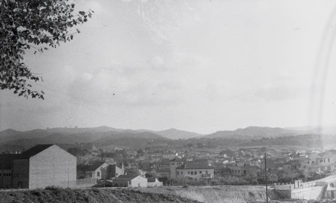 Vistes panoràmiques de Sant Cugat des de la carretera de Rubí.