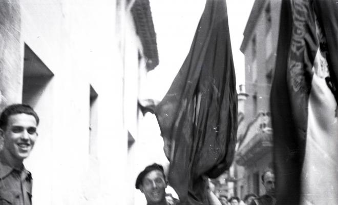 Fira de setembre. Desfilada i actes politicomilitars als Quatre Cantons, festa del Frente de Juventudes, en presència del governador civil.