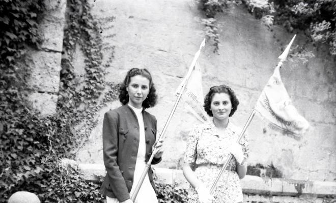 Fira de setembre. Desfilada i actes politicomilitars, a l'actual Parc de l'Hort de l'Abat-Jardins del Paga-li Joan.