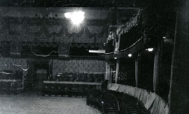 Sales del Cinema Tadeo, carrer de Santa Maria.