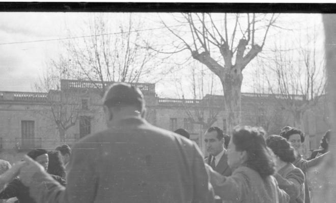 Sardanes, a la plaça de Barcelona.
