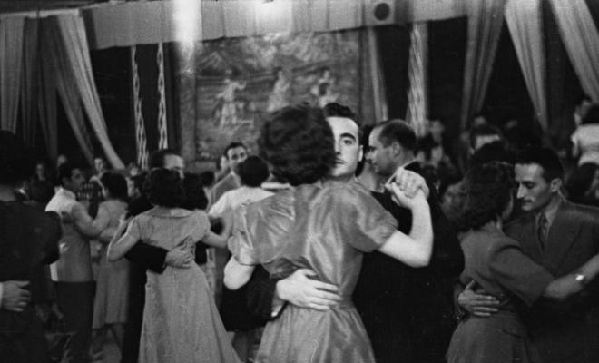Festes locals: ball a l'envelat.