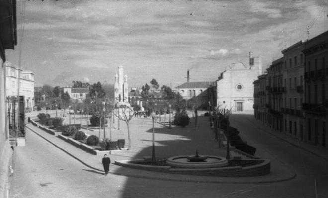 Monument als caiguts, plaça del Caiguts; actual plaça del Doctor Robert, de Terrassa.
