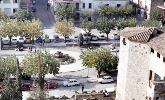La plaça d'Octavià vista des del campanar de l'església de Sant Pere d'Octavià, de Sant Cugat del Vallès.